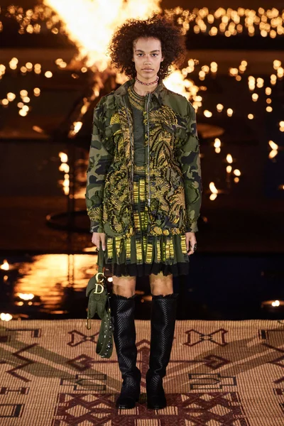 Look 33
